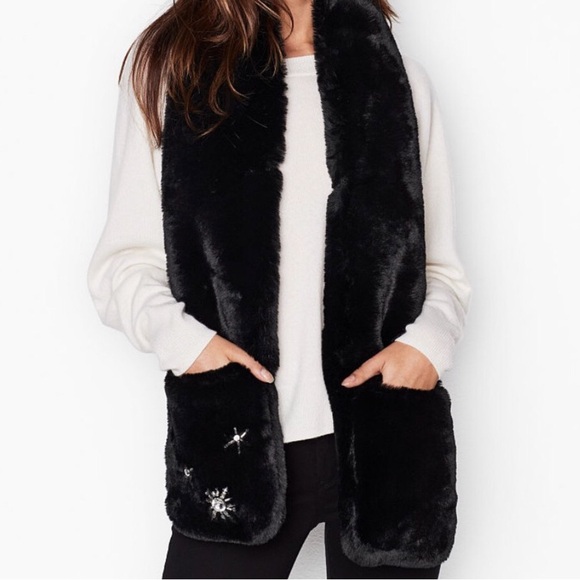 Victoria Secret Faux Fur Scarf - Picture 2 of 2